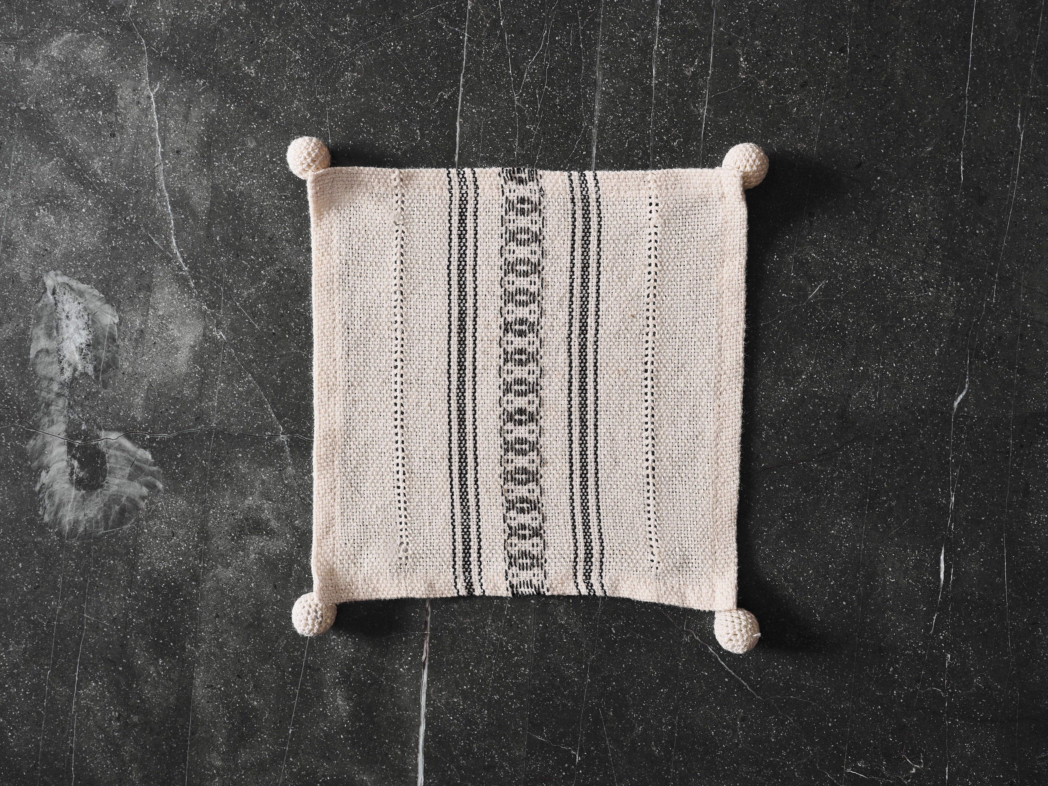 La Línea - Pitcher Cover