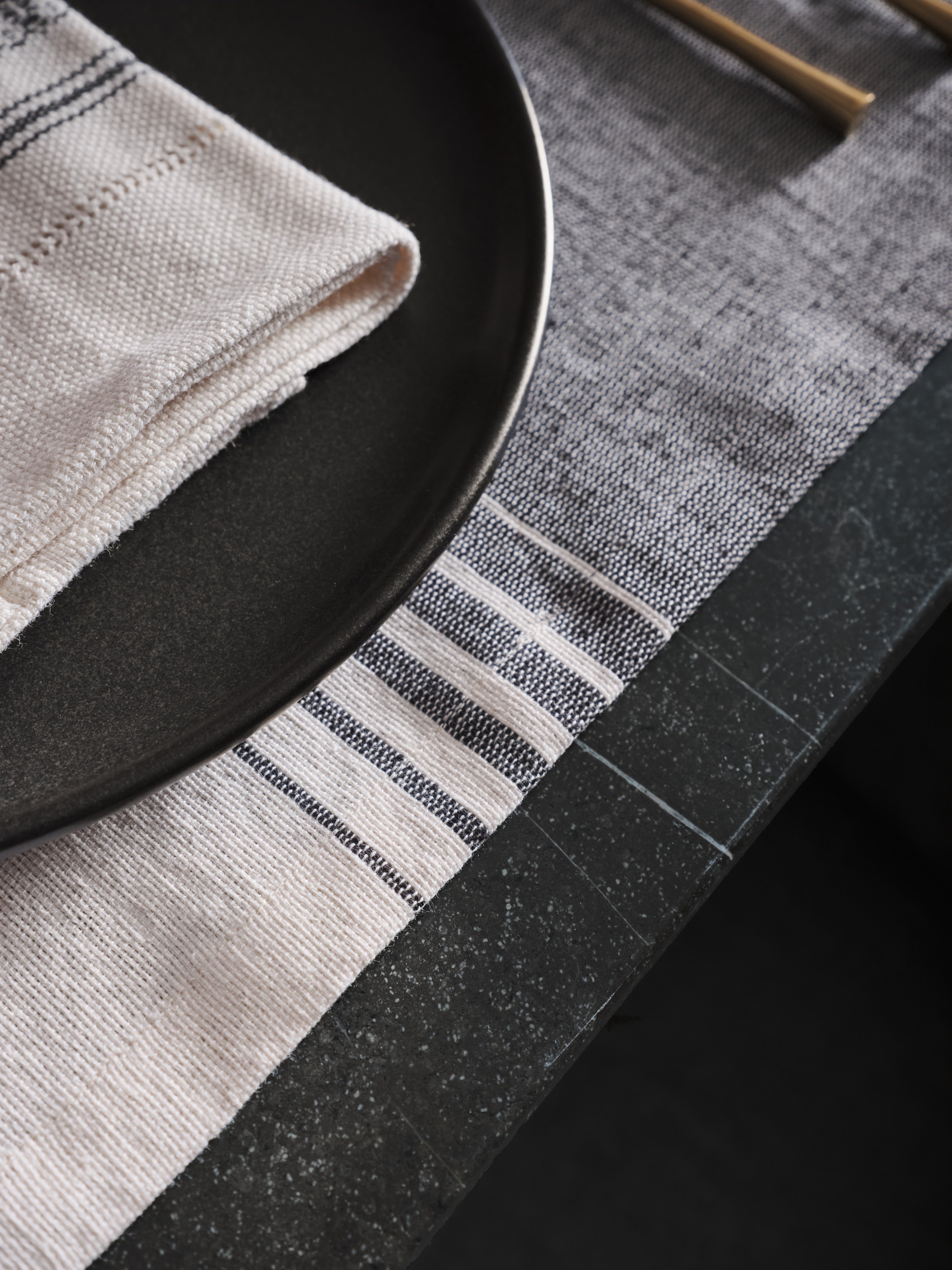 La Base – Sombra Handwoven Placemat (Set of 6)