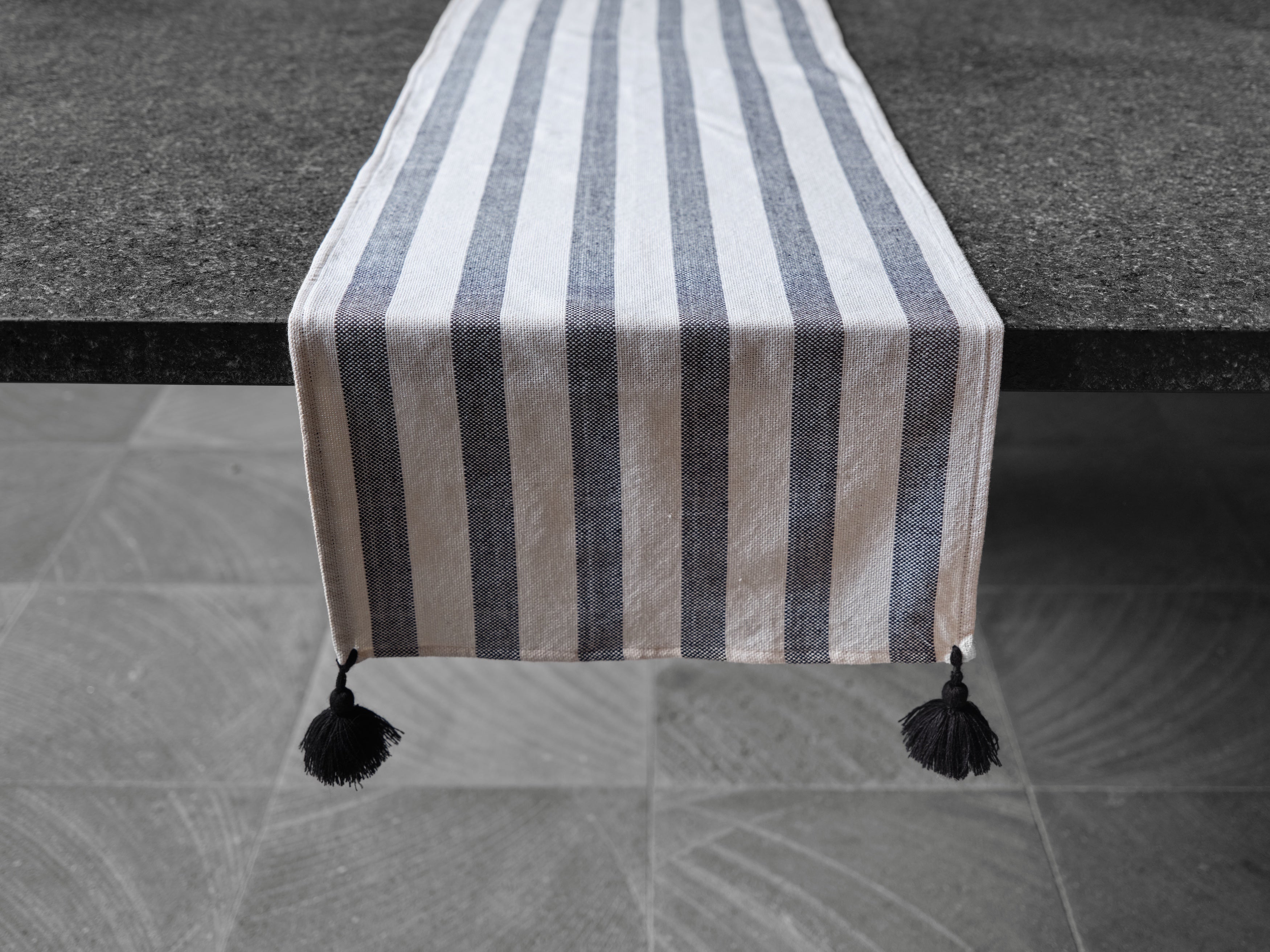 La Trama - Table Runner