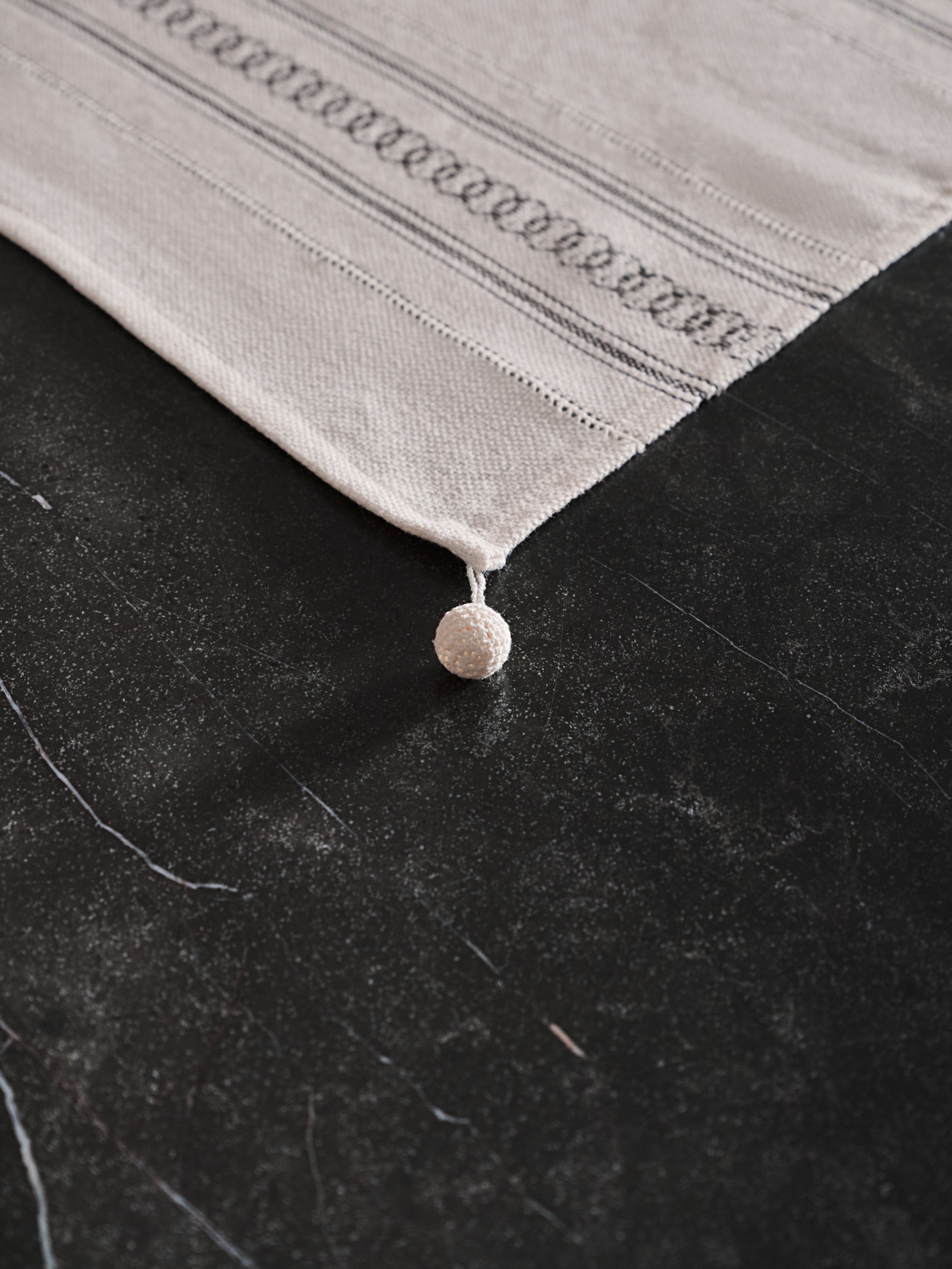 La Línea - Table Runner