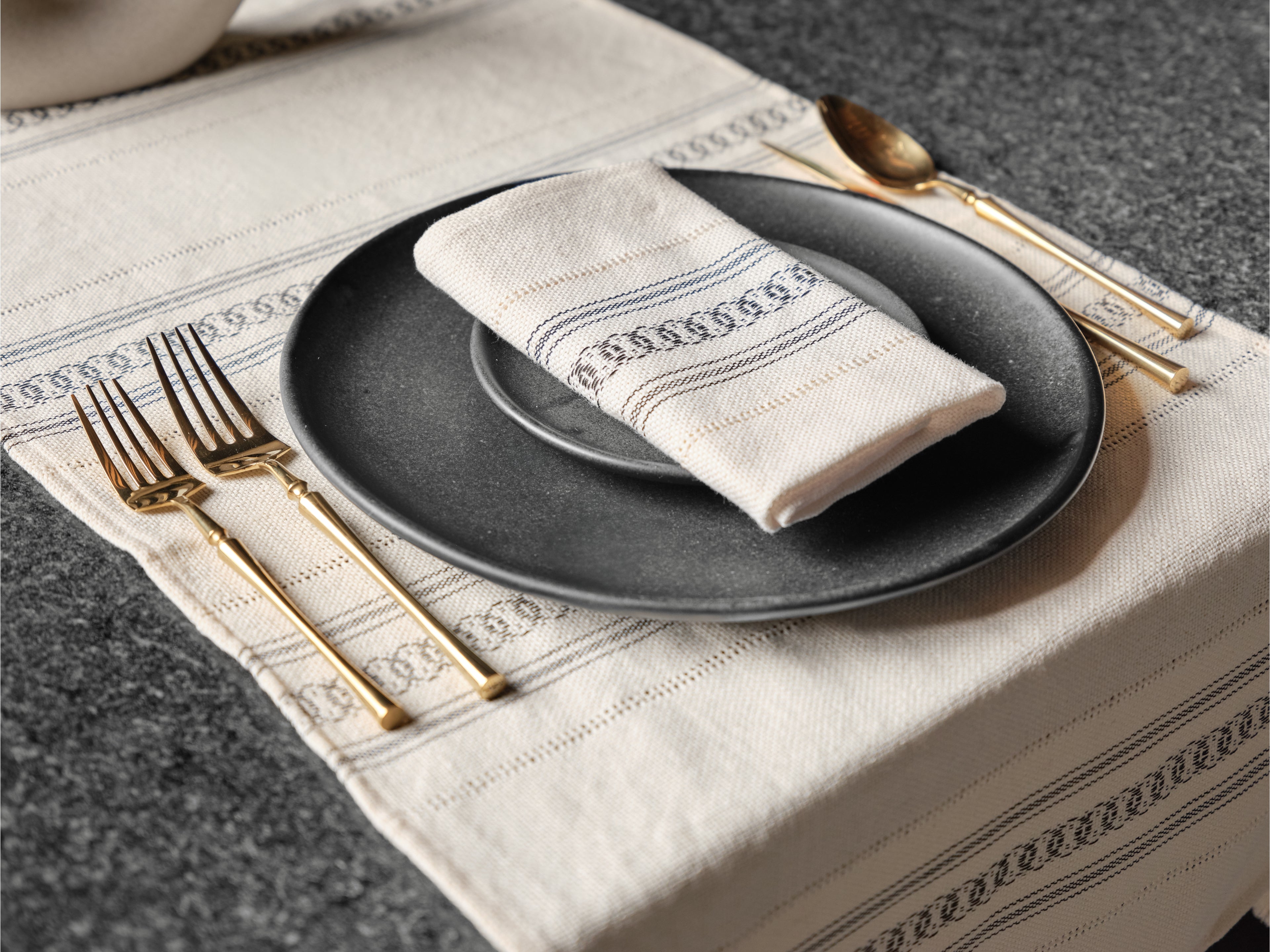 La Línea - Table Runner